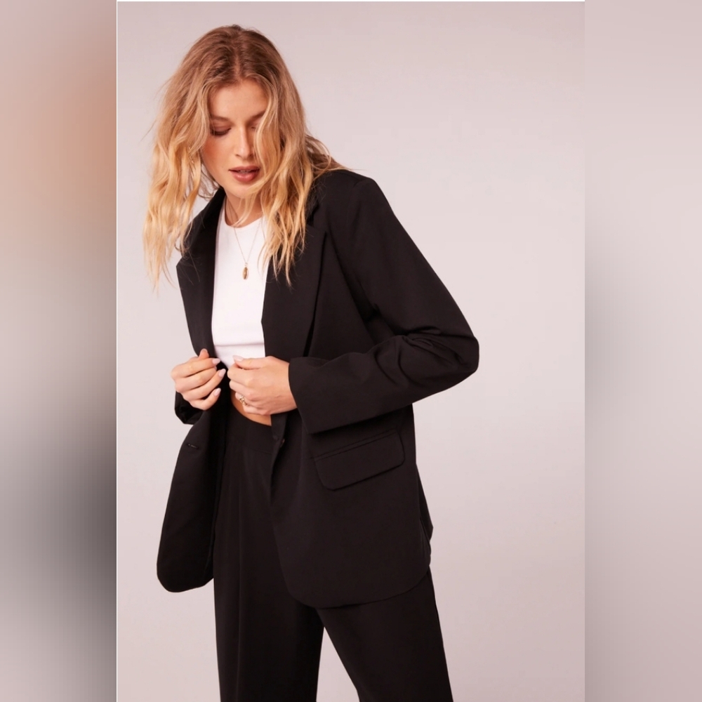 SALE! BAND OF THE FREE- $120  JACKIE BLACK BUTTON UP BLAZER- NWT - Picture 2 of 3